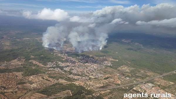 Incendio en La Pobla de Montornès (Tarragona) Incendio en La Pobla de Montornès (Tarragona)