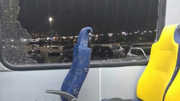 Autobús atacado en Río Autobús atacado en Río