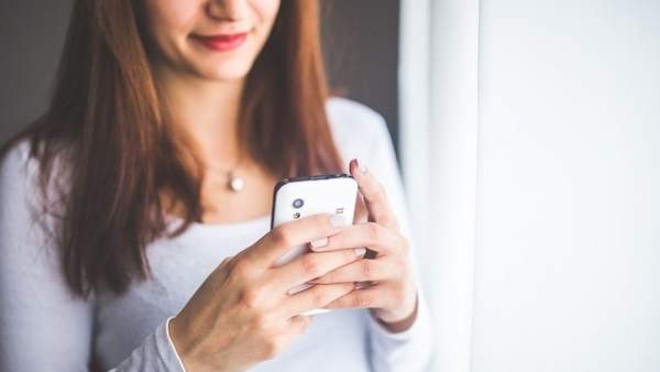 Movil, chica, joven, tecnologia, smartphone Movil, chica, joven, tecnologia, smartphone