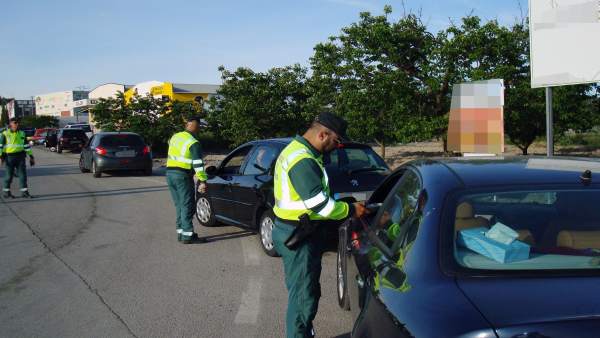 La Guardia Civil controla 2.896 conductores en la Región La Guardia Civil controla 2.896 conductores en la Región