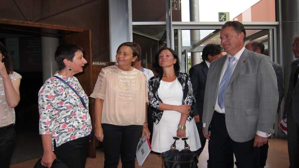 Alcaldesa Antes Del Acto De La Fidma,, Junto A Felisa Soria, Almudena Cueto Y Fe Alcaldesa Antes Del Acto De La Fidma,, Junto A Felisa Soria, Almudena Cueto Y Fe