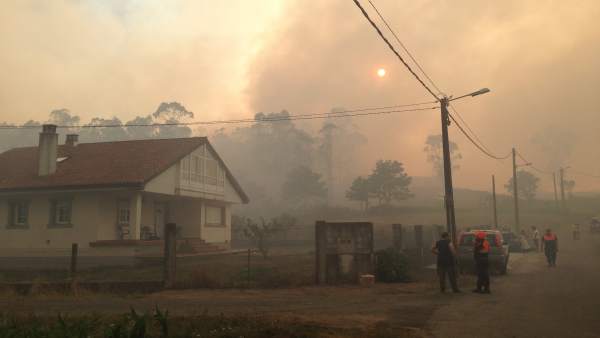Incendio forestal en Figueras, Santiago de Compostela Incendio forestal en Figueras, Santiago de Compostela
