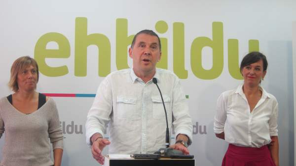 Los tres cabezas de lista de EH Bildu a las elecciones vascas Los tres cabezas de lista de EH Bildu a las elecciones vascas