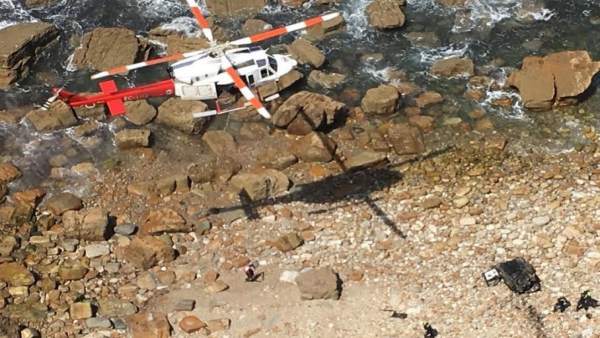 Mueren dos personas al caer con el coche por los acantilados de Galizano Mueren dos personas al caer con el coche por los acantilados de Galizano