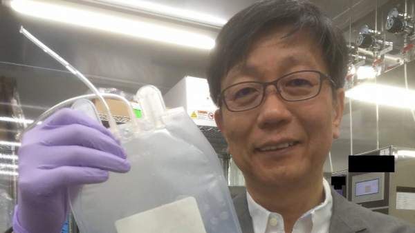 Un investigador nipón muestra plaquetas producidas in vitro a partir de células madre iPS Un investigador nipón muestra plaquetas producidas in vitro a partir de células madre iPS