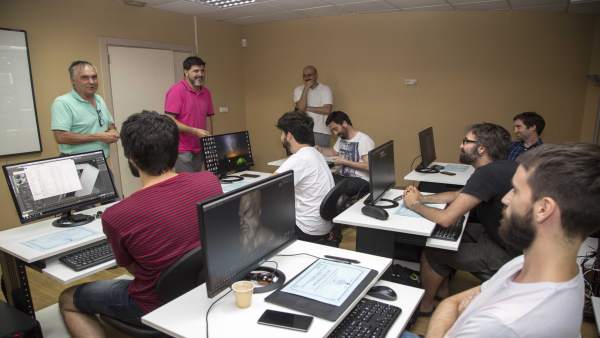 Entrega de diplomas de un curso sobre videojuegos Entrega de diplomas de un curso sobre videojuegos