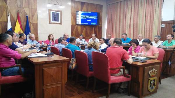 Reunión sobre el incendio en el Cabildo de La Palma Reunión sobre el incendio en el Cabildo de La Palma