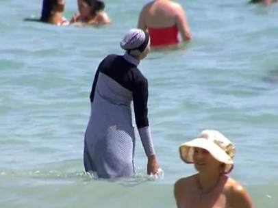 Polémica por el burkini en las playas