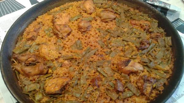 Paella valenciana Paella valenciana
