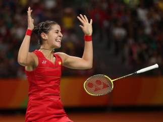 Carolina Marín celebra el punto que le daba la medalla de oro olímpica