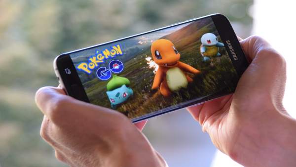 Una jugadora de la aplicación Pokemon Go. Una jugadora de la aplicación Pokemon Go.