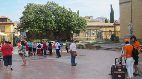 Turistas, turismo, Visitantes, Oviedo, Catedral, visitas. Turistas, turismo, Visitantes, Oviedo, Catedral, visitas.