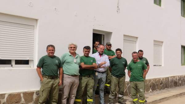 El delegado de Medio Ambiente visita el retén del Infoca en El Cabril El delegado de Medio Ambiente visita el retén del Infoca en El Cabril