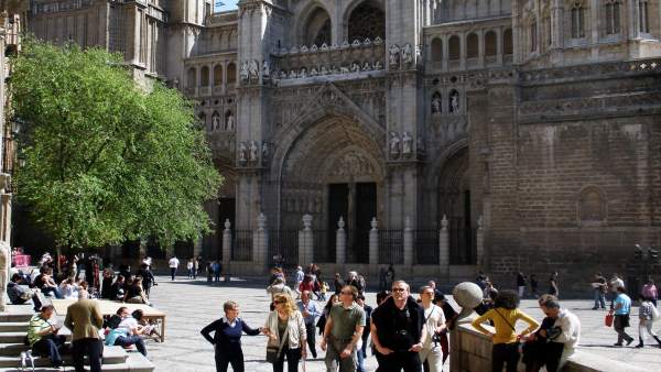 Turistas de visita en Toledo Turistas de visita en Toledo