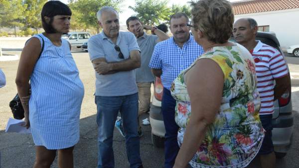 María González Veracruz visita la zona afectada y se reúne con los vecinos María González Veracruz visita la zona afectada y se reúne con los vecinos