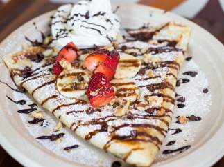 Crêpe con azúcar y chocolate, dos de los ingredientes sobre los que existen más falsos mitos