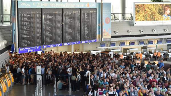 Evacuación en el aeropuerto de Frankfurt Evacuación en el aeropuerto de Frankfurt