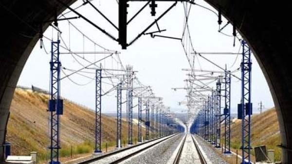 Túnel de una línea de AVE de Adif Túnel de una línea de AVE de Adif