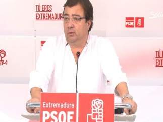 Fernández Vara en rueda de prensa