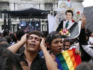 Miles de mexicanos despiden a Juan Gabriel