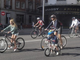 LA GRAN VÍA DE MADRID CORTADA AL TRÁFICO