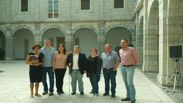 Rueda de prensa de Podemos en el Parlamento de Cantabria Rueda de prensa de Podemos en el Parlamento de Cantabria