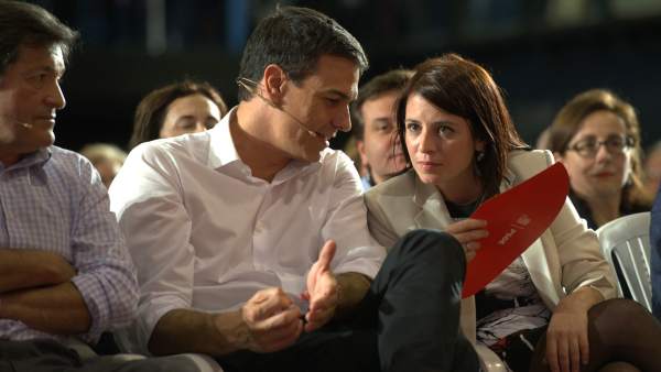 Adriana Lastra y Pedro Sánchez en un mitin del PSOE en Oviedo Adriana Lastra y Pedro Sánchez en un mitin del PSOE en Oviedo