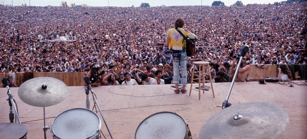 Henry Diltz, John Sebastian performing at Woodstock, 1969