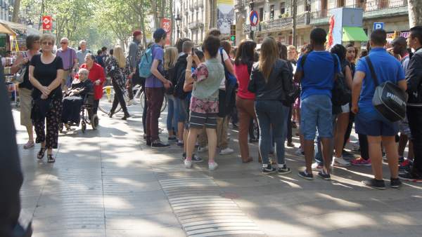 Turistas en La Rambla Turistas en La Rambla