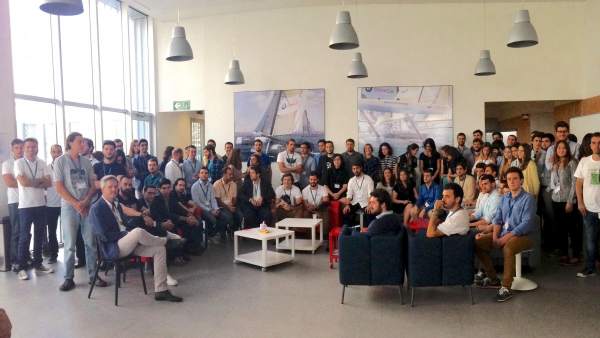 Representantes de los proyectos seleccionados para el Programa Lanzadera Representantes de los proyectos seleccionados para el Programa Lanzadera