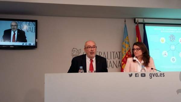 Manuel Alcaraz y Mónica Oltra en rueda de prensa Manuel Alcaraz y Mónica Oltra en rueda de prensa
