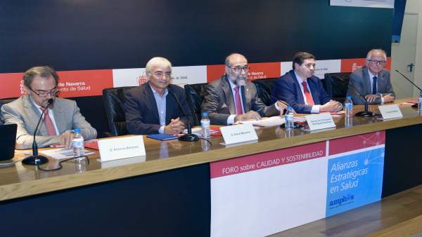 Dominguez inauguró el encuentro entre responsables de Navarra y La Rioja Dominguez inauguró el encuentro entre responsables de Navarra y La Rioja