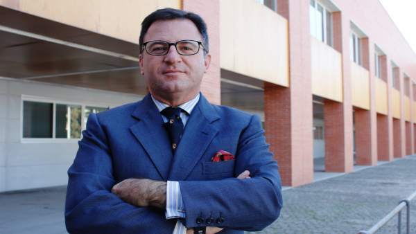 El catedrático de Derecho Internacional Privado de la UPO Andrés Rodríguez Benot El catedrático de Derecho Internacional Privado de la UPO Andrés Rodríguez Benot