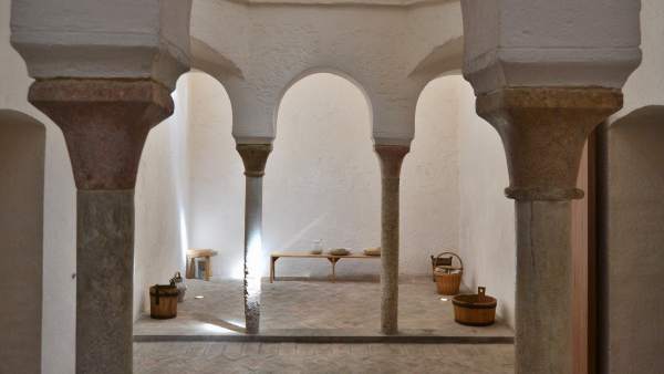 Els "Banys de l'Almirall" de València tornen a obrir les seues portes al públic Els "Banys de l'Almirall" de València tornen a obrir les seues portes al públic