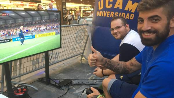 La Avenida de la Libertad de Murcia ha sido el escenario del evento de FIFA 17 La Avenida de la Libertad de Murcia ha sido el escenario del evento de FIFA 17
