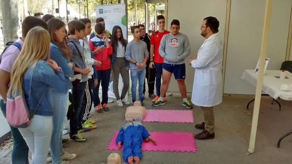 Actividad de Salud en la Noche de los Investigadores Actividad de Salud en la Noche de los Investigadores