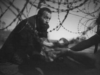 Fotografía ganadora de World Press Photo 2016, de Warren Richardson