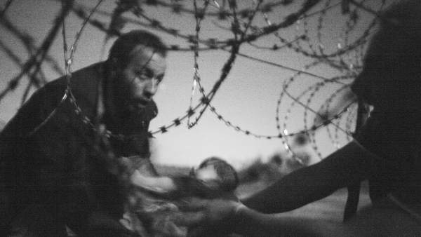 Fotografía ganadora de World Press Photo 2016, de Warren Richardson Fotografía ganadora de World Press Photo 2016, de Warren Richardson