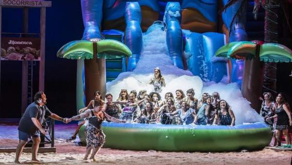Imagen de L'elisir d'amore en el Palau de les Arts Imagen de L'elisir d'amore en el Palau de les Arts