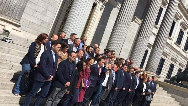 Delegación valenciana en el Congreso en un debate de reforma del Estatuto Delegación valenciana en el Congreso en un debate de reforma del Estatuto