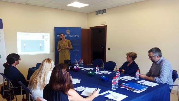 La Diputación de Almería muestra las posibilidades de Internet a empresarios La Diputación de Almería muestra las posibilidades de Internet a empresarios