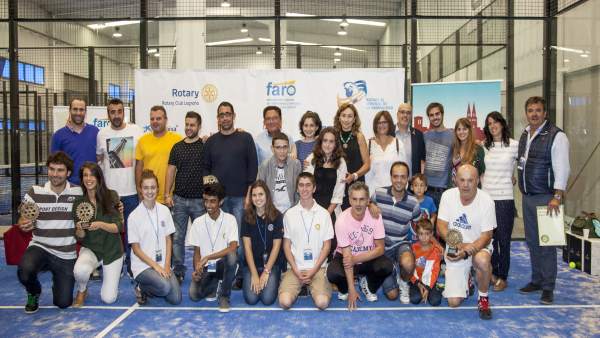 María Martín Ha Entregado Los Trofeos Del IV Torneo De Pádel Organizado Por Rota María Martín Ha Entregado Los Trofeos Del IV Torneo De Pádel Organizado Por Rota