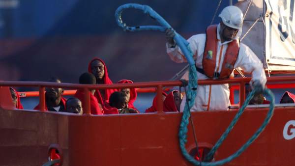 Llegada de inmigrantes a Almería Llegada de inmigrantes a Almería