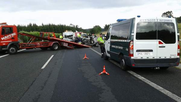 Accidente provocado por un kamikaze en Aranga (Lugo) Accidente provocado por un kamikaze en Aranga (Lugo)