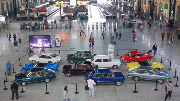 Exhibición de automóviles ‘Seat 850’ en la Estación del Norte Exhibición de automóviles ‘Seat 850’ en la Estación del Norte