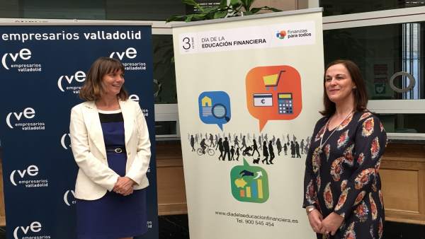 ÞÁngela de Miguel y Natividad Santiago antes de comenzar la jornada ÞÁngela de Miguel y Natividad Santiago antes de comenzar la jornada