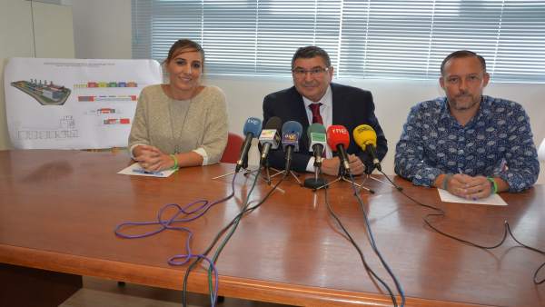 Martín, Ferrer y Vilches en la rueda de prensa del proyecto. Martín, Ferrer y Vilches en la rueda de prensa del proyecto.