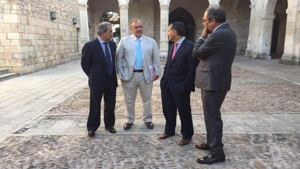 El consejero Fernando Rey, en Burgos El consejero Fernando Rey, en Burgos