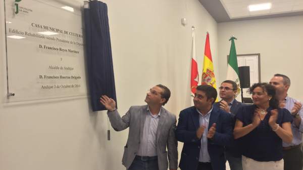 Reyes inaugura la Casa de Cultura de Andújar Reyes inaugura la Casa de Cultura de Andújar