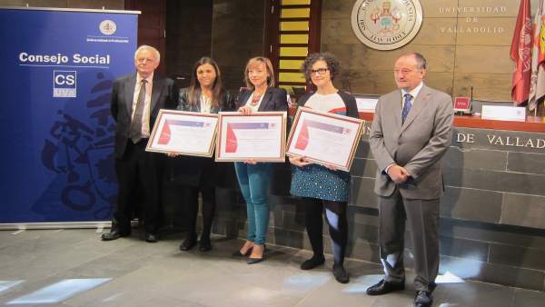 El presidente del Consejo Social, Gerardo Herrero, y el rector con las ganadoras El presidente del Consejo Social, Gerardo Herrero, y el rector con las ganadoras